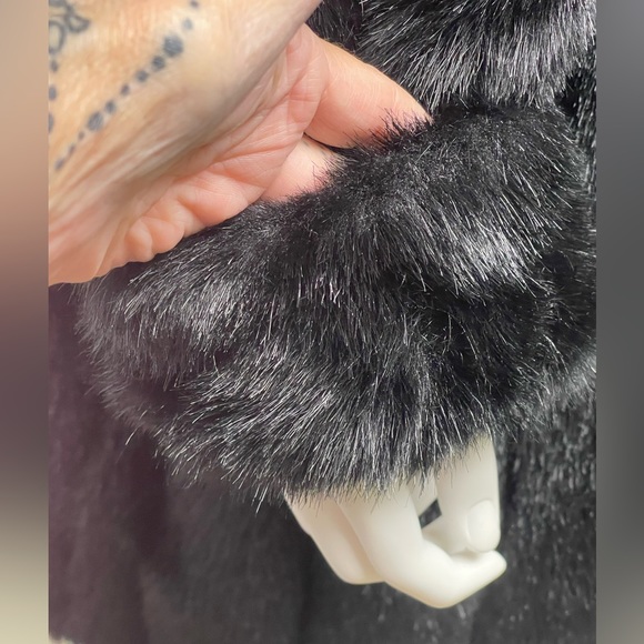 DENNIS BASSO BOUTIQUE FAUX FUR NWOT COAT HIDDEN SNAP CLAPS SIDE POCKETS & MORE - Picture 10 of 17